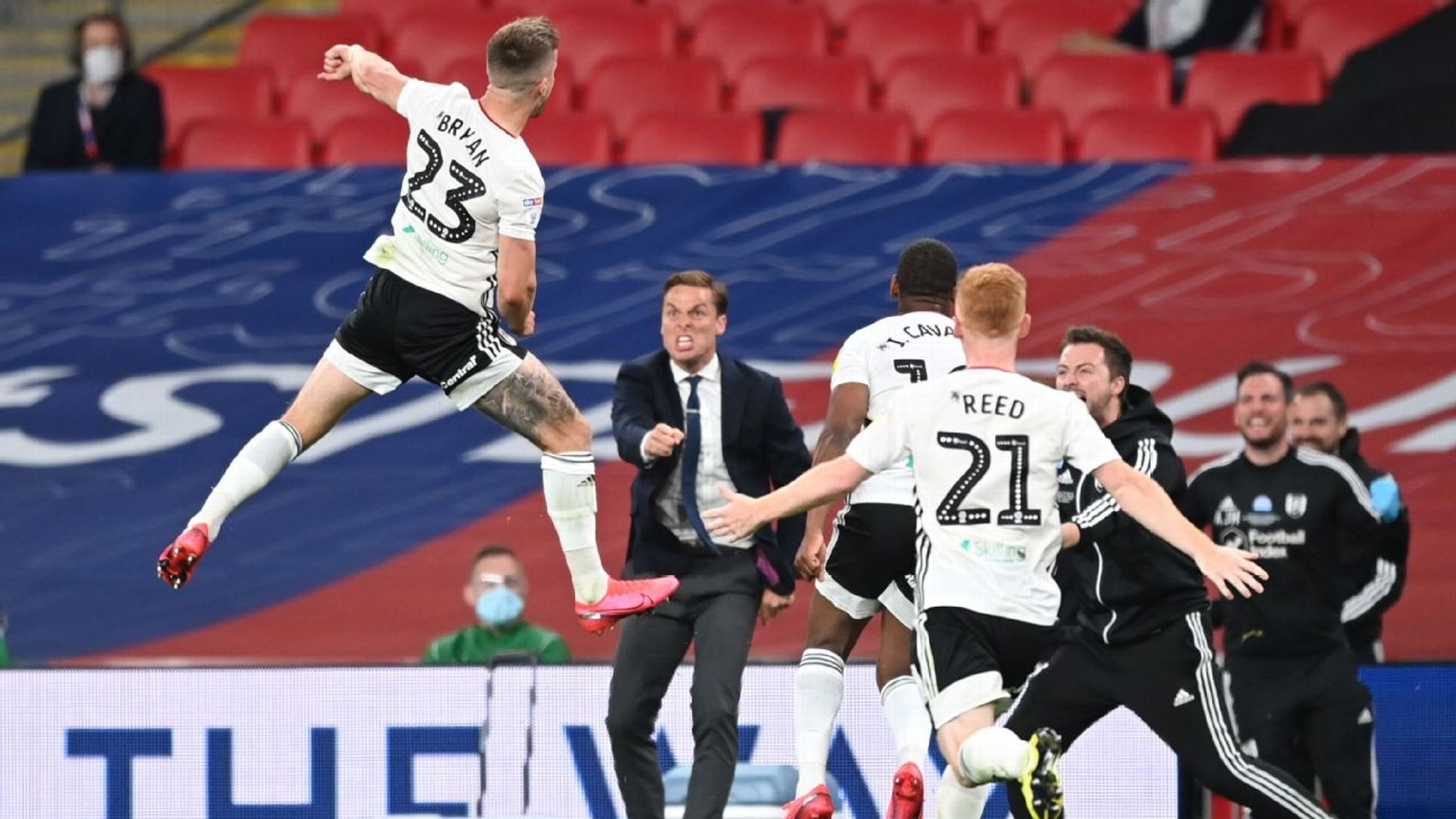 赢得队史第 赢得队史第