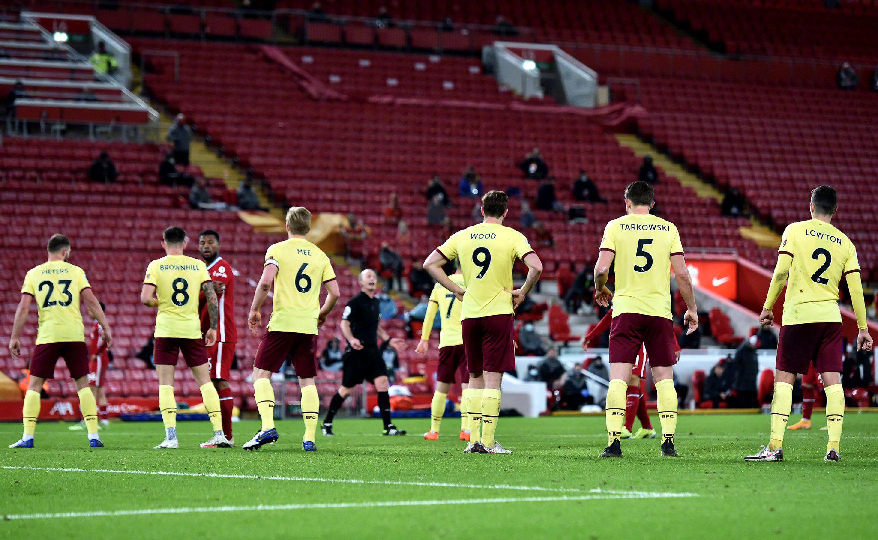 突破重围 突破重围